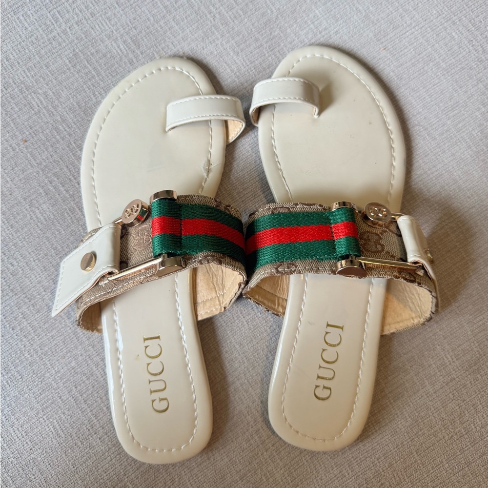 Gucci sandals size 39